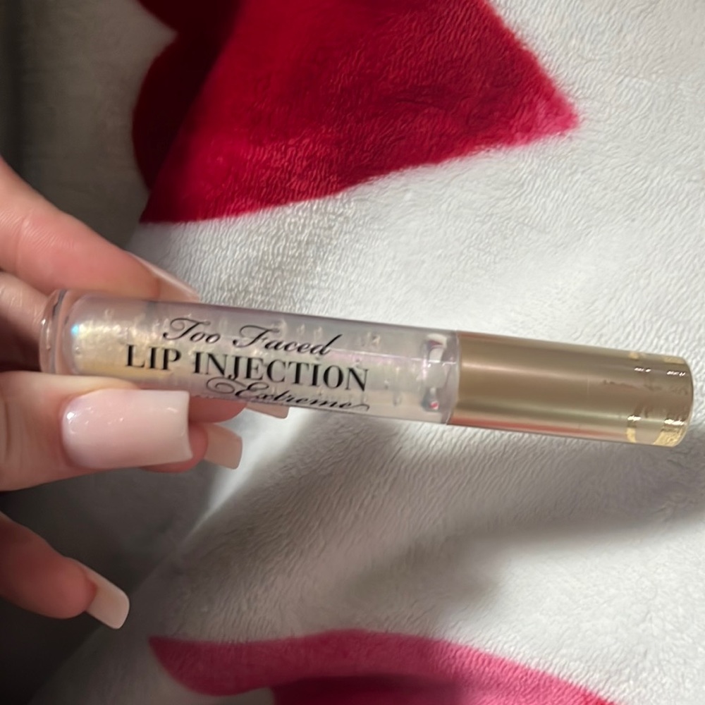 Too Faced lip injection lip plumping gloss
